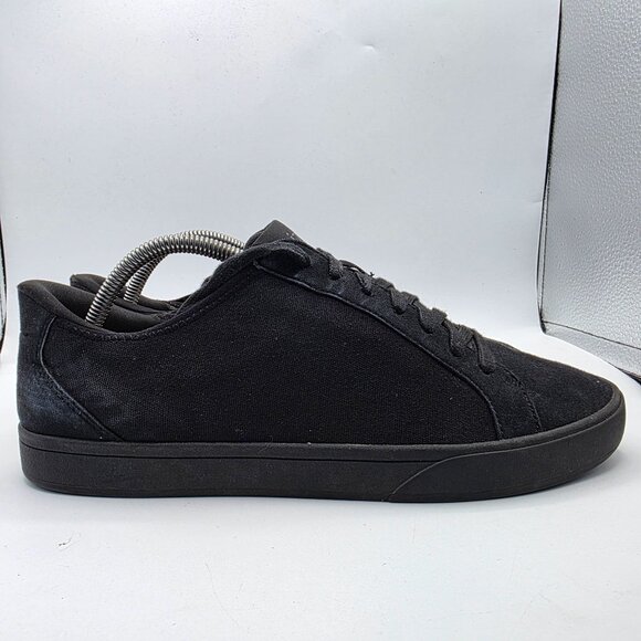Athletic_Shoes